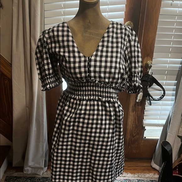 Sezane Dresses & Skirts - Sezane Black and White Checkered Dress